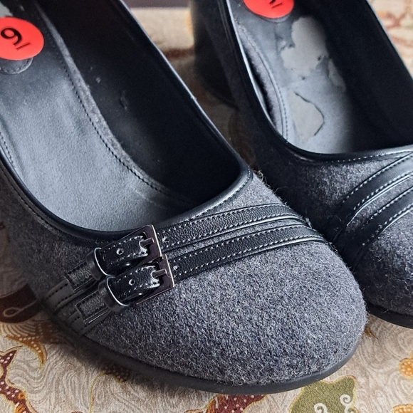 Size 9 Wedge Heels, Grey, PARTY, business, Casual, Black Buckles, Jeans, New - Picture 2 of 10